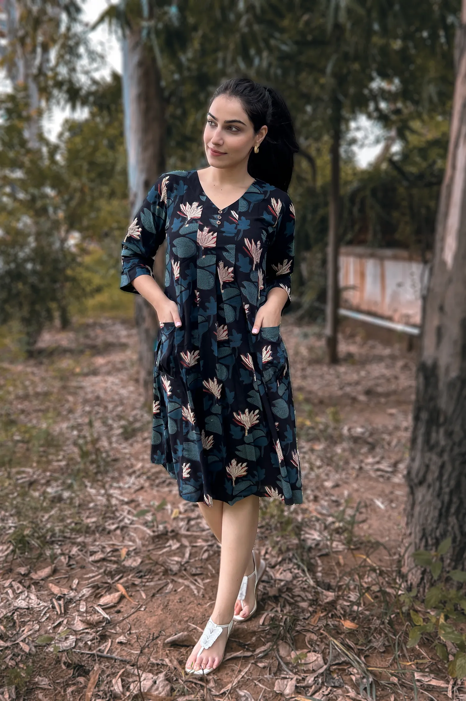 Straight-fit handwoven cotton blue and white checkered dress (2)