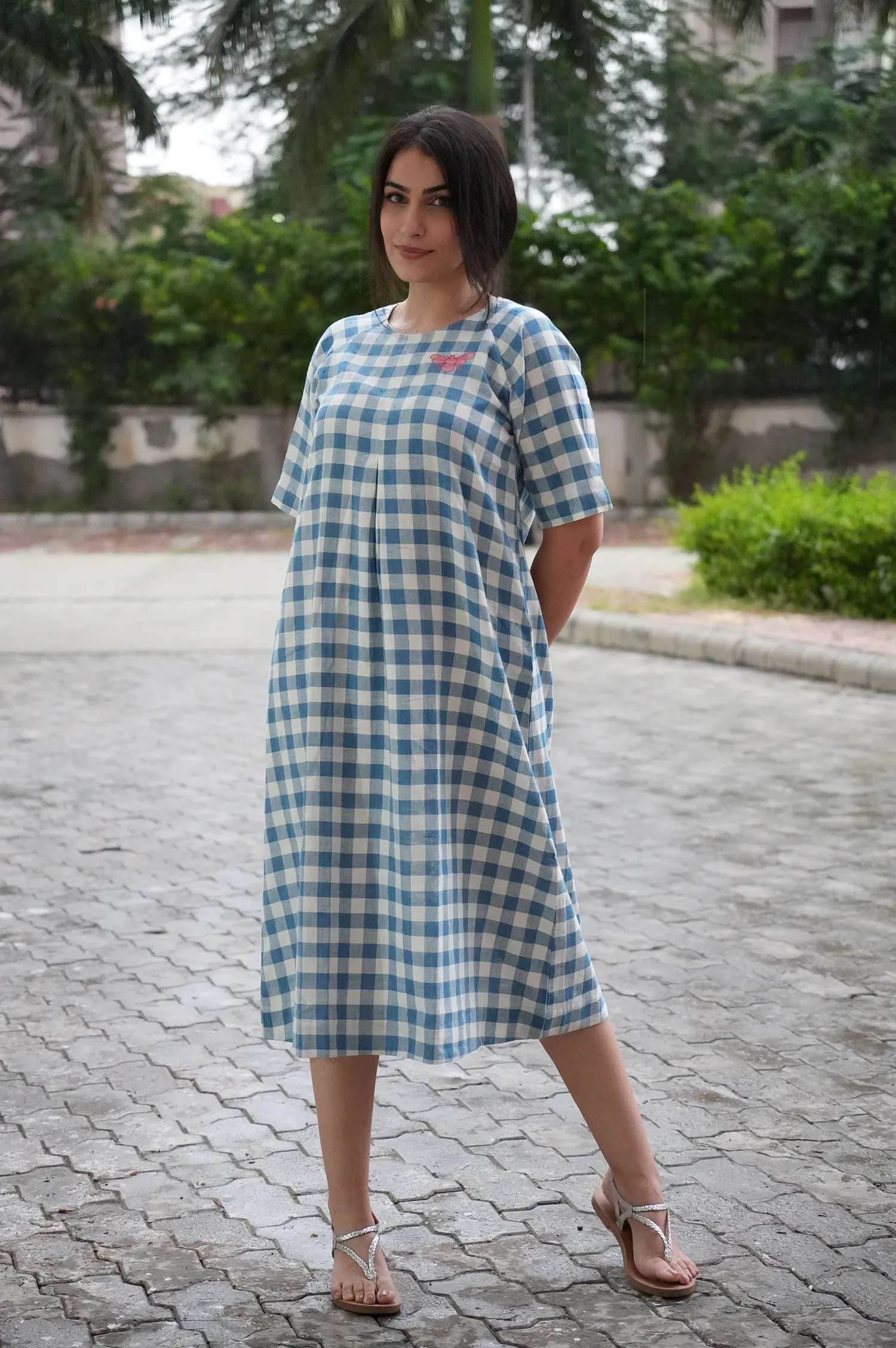 Straight-fit handwoven cotton blue and white checkered dress (2)
